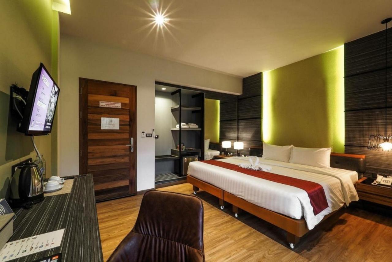 The Glory Gold Hotell Khao Lak Exteriör bild