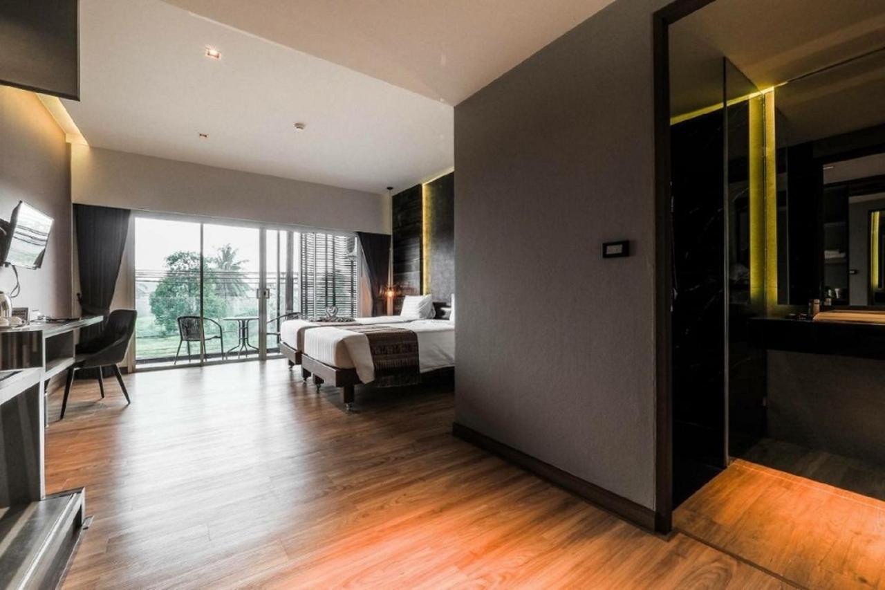 The Glory Gold Hotell Khao Lak Exteriör bild
