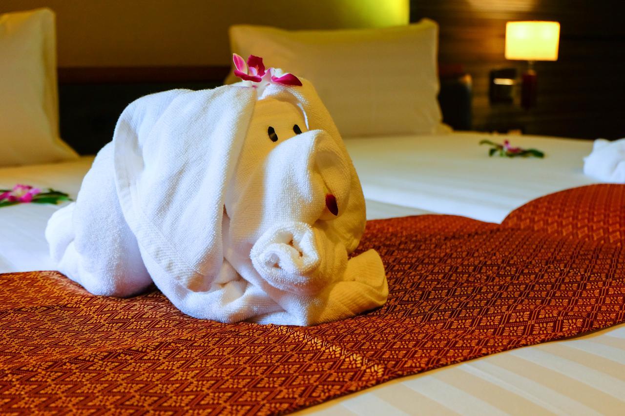 The Glory Gold Hotell Khao Lak Exteriör bild