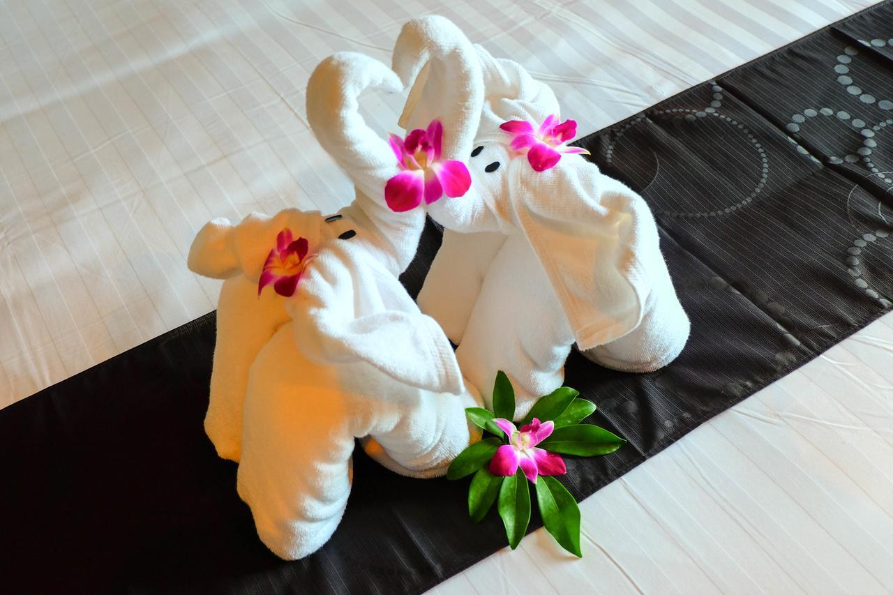 The Glory Gold Hotell Khao Lak Exteriör bild
