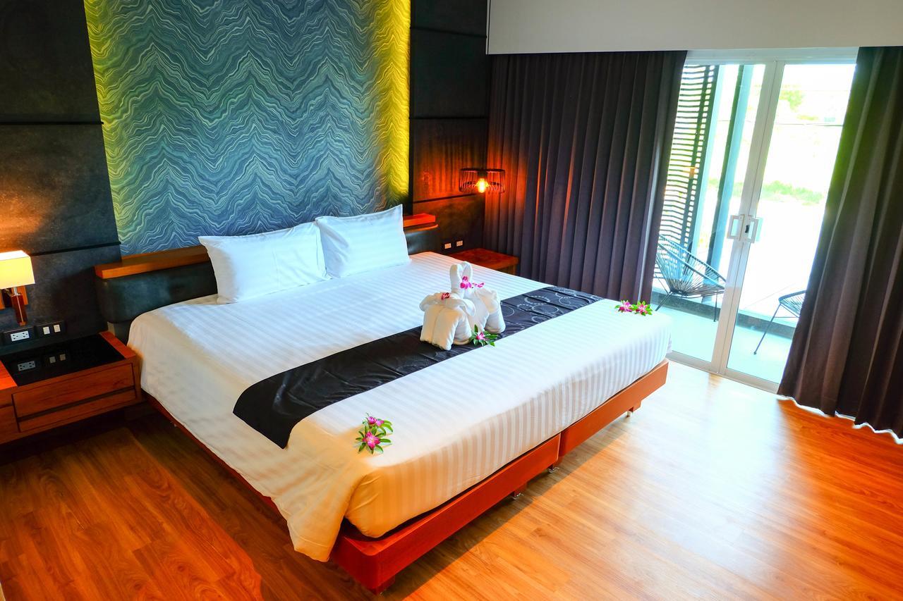 The Glory Gold Hotell Khao Lak Exteriör bild